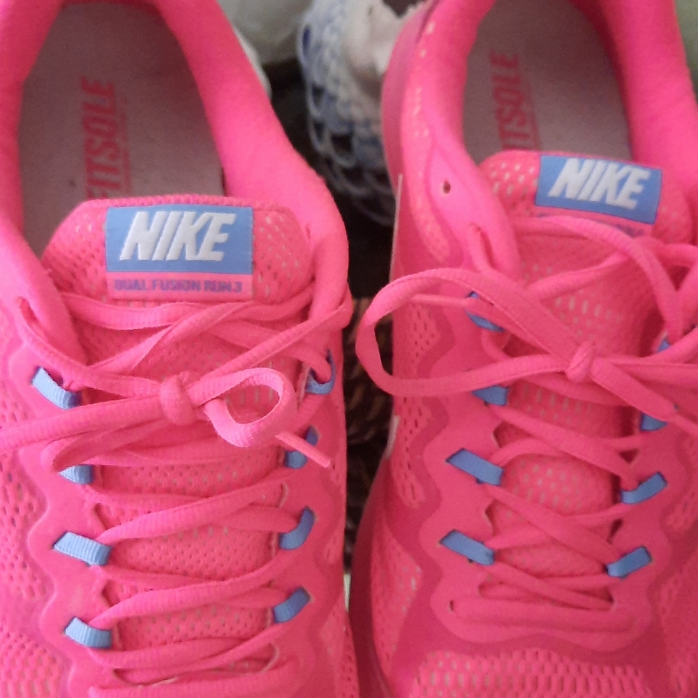 Nike bundle - Picture 7 of 7
